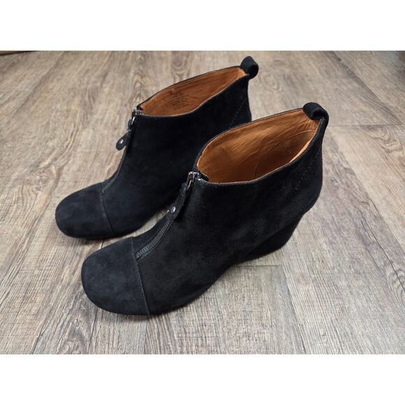 Kenneth Cole Gentle Souls Ridgual Boot Size 10M Black Suede Wedge Bootie - Picture 1 of 8